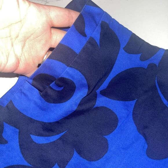 J. Crew Factory Navy & Cerulean Damask Mini Skirt‎ - Size 0 - Picture 2 of 9